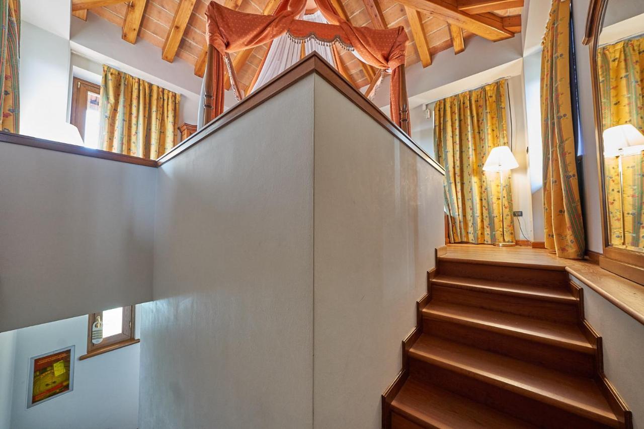 Relais Santo Stefano Hotel Sandigliano Ngoại thất bức ảnh